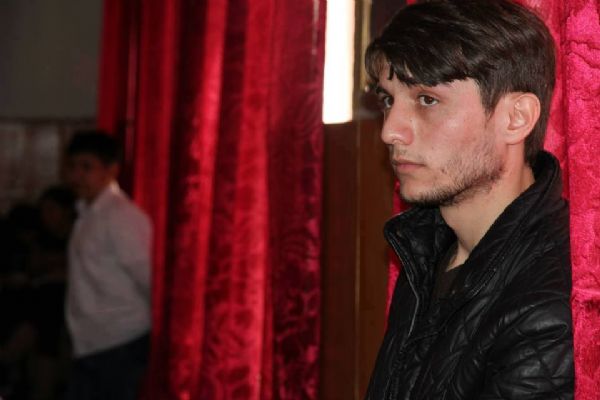 Kimsesiz gençlerin çığlığı! Sorumluluk kimde?