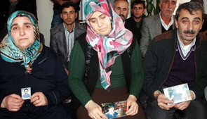 Kandırılıp 'Cihad için' Suriye'ye götürülen Ömer'ini istiyor