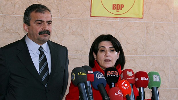 Barzani ve Öcalan birbirine yakın