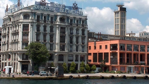 AKP'li vekilin kuzeni görevden alındı