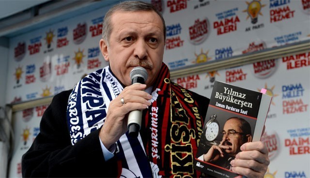 AKP'mitinginde Büyükerşen Kitabı