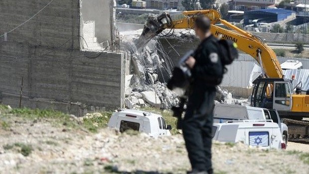 İsrail Nablus'ta cami yıktı