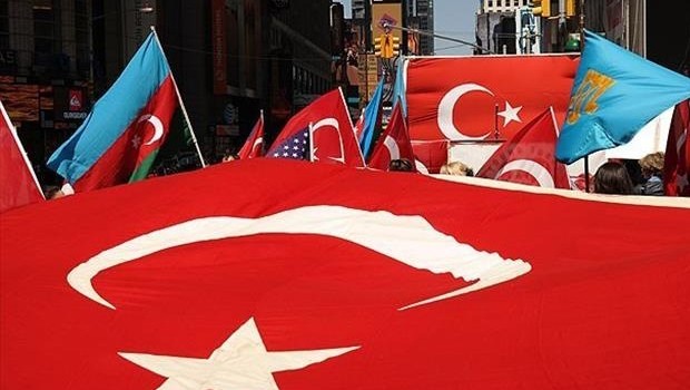 Türkler Times Meyda'nına akın etti