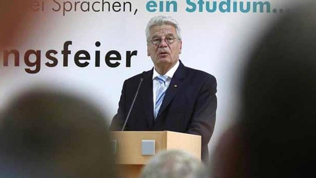 Gauck Erdoğan'a az bile söyledi