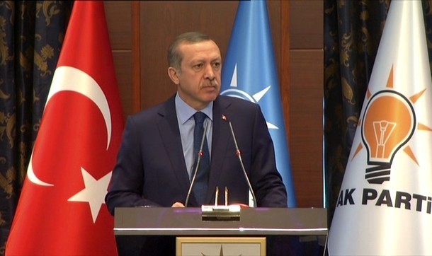 O işçiler mitinge getirilmiş