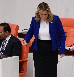 AKP'li vekile üslup dersi verdi