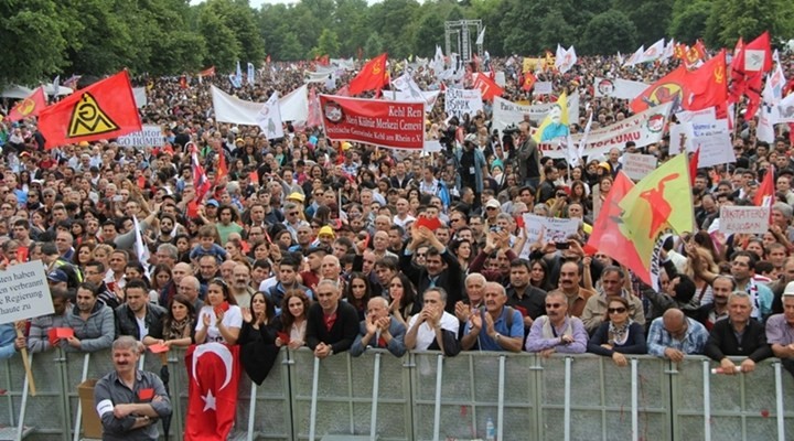 Erdoğan'ı Almanya'da protesto ettiler