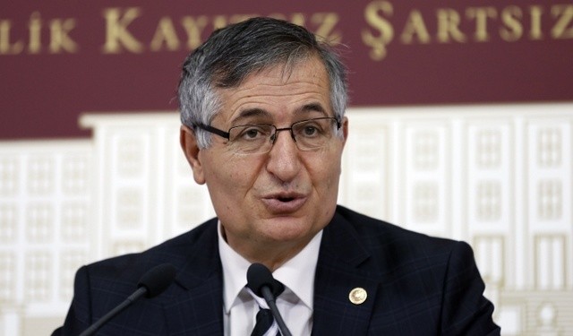 Türk bayrağı bu milletin namusudur