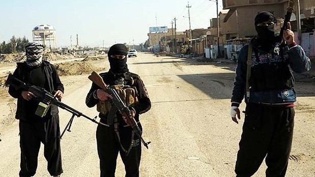 IŞİD, sınır kapısını ele geçirdi