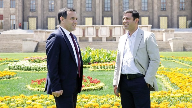 Tayyip Bey devlet oldu, Köşk'te zor