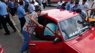 Aracında otururken kurşunlanan genç hayatını kaybetti