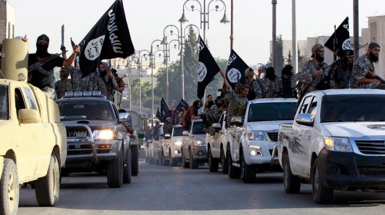 Sınırda IŞİD ve YPG çatışıyor