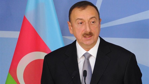 Azerbaycan karıştı