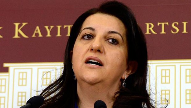 İki sözlerinden biri şiddet, ölüm..