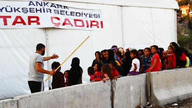 Bir kaşık yemek için...!