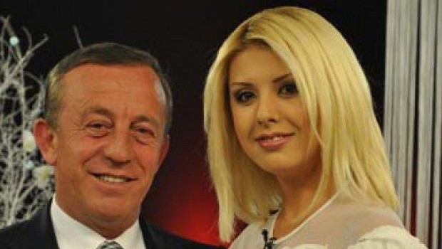 Ağa'nın sarışın bombası kovuldu