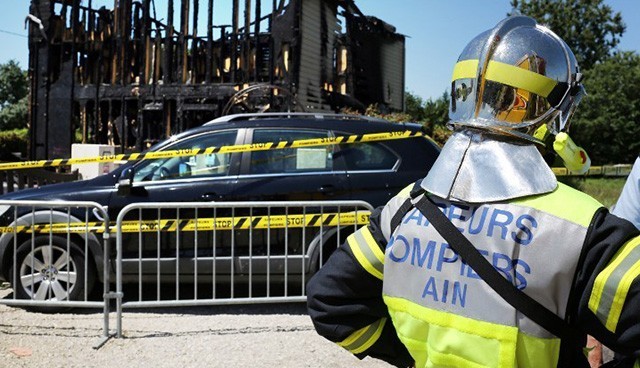 Türk aile yangında öldü