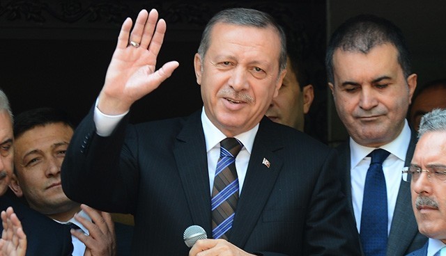 Erdoğan, Arınç ve Gül'ü tasfiye etti