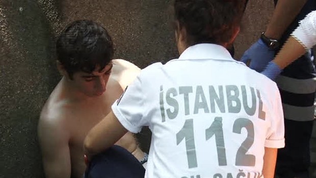 Sokakta fenalaştı hastanelik oldu