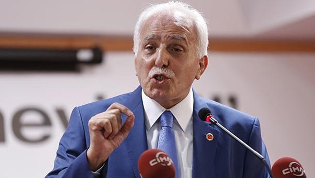 İçeride aslan, dışarıda sus pus