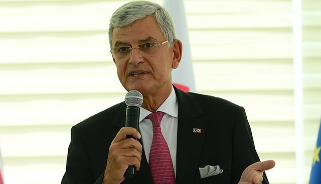 'Biz de dinliyoruzdur muhakkak'