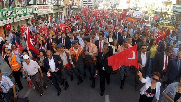 İzmir'de Yer Gök Ay yıldız