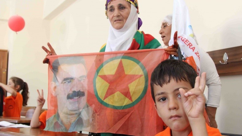 Kayıt dışı Kürtçe eğitimde ders zili
