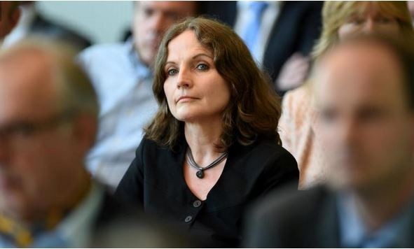 Rüşvet baskısı Bakanı'ı istifa ettirdi