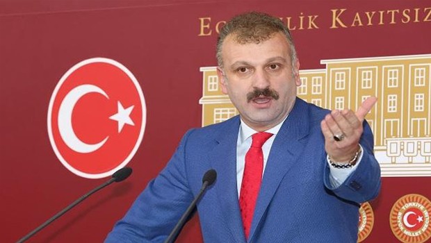 O Adam tam bir Tasmalı Köle