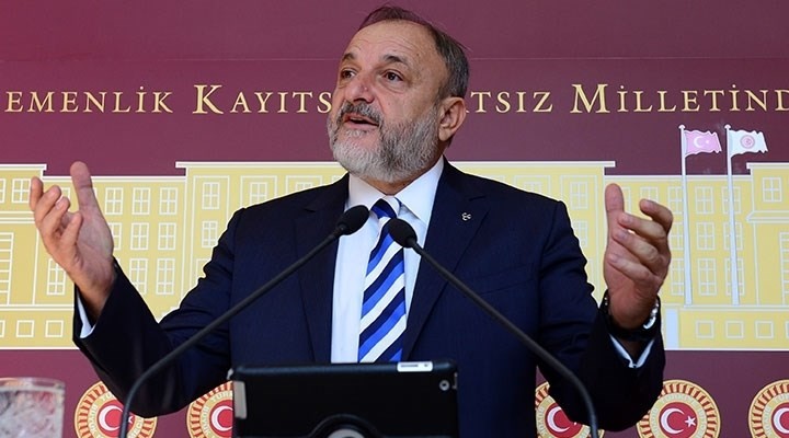 Peşmerge zafer işaretleriyle geçti