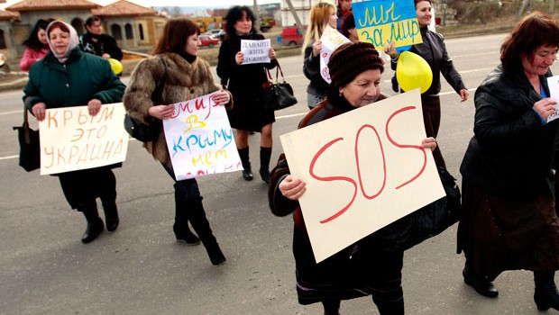 HRV, Kırım Tatarları baskı altında