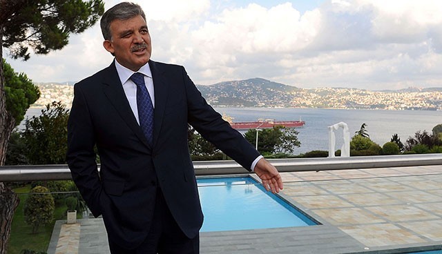 AKP Abdullah Gül'ü sildi