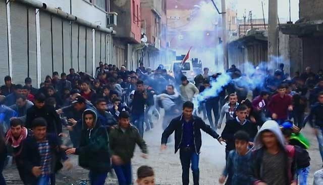 Şırnak'ta gerginlik: 2 polis yaralı