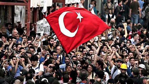 Kablolu Neriman'a dikkat