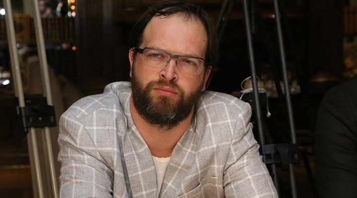 AKP'li vekillere Twitter'da 'kahpe' dedi