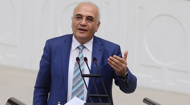 İki kadın vekil kendi kendini darp etti