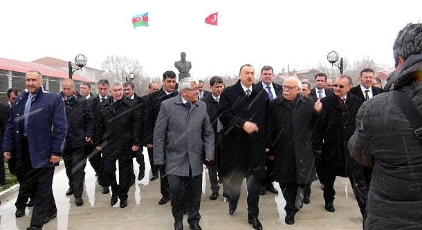 Aliyev Kars'ta