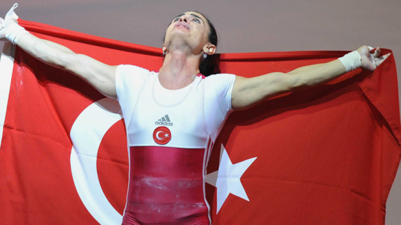 Açılışta iki altın madalya