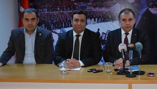 AKP ve CHP'nin Roman savaşı