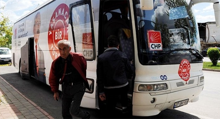 CHP otobüsüne saldırdık
