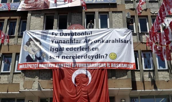 MHP Davutoğlu'yla fena dalga geçti