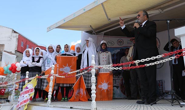 Ders, AKP Mitingi, öğrenciler mitingde