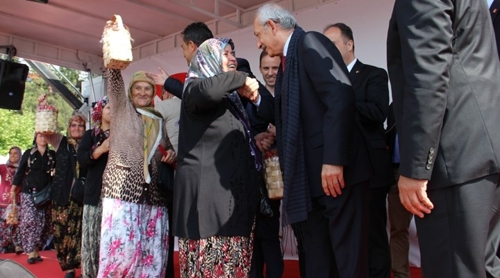 Fatiha'yı okudu oyu kaptı