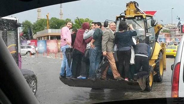 Üsküdar'da kara ile denizi birleştirdiler