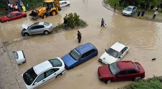 Melih'in Ankara'sı sele teslim