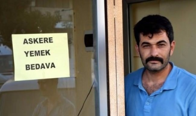 Maraşlı esnaftan askere ilginç destek