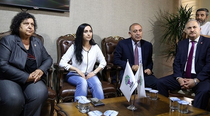 CHP'den, HDP'ye geçmiş olsun ziyareti