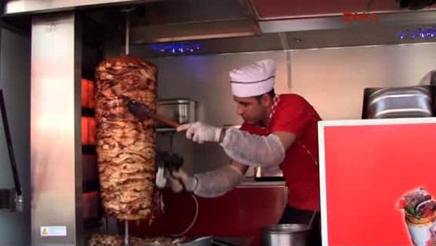 Maç izleyene dürüm bedava