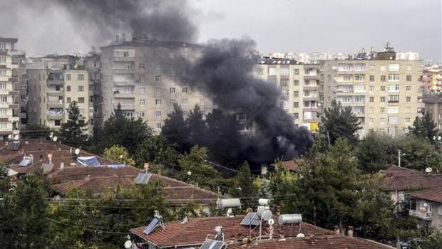 Canlı bomba kendini patlatmış