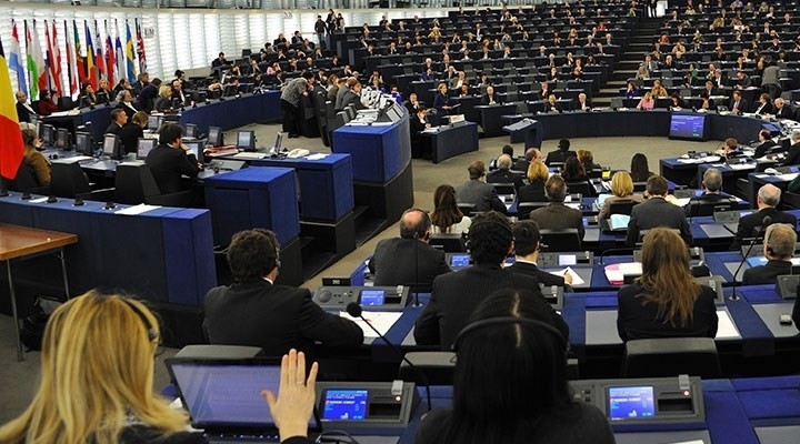 Mülteci oturumuna İpek Koza damgası